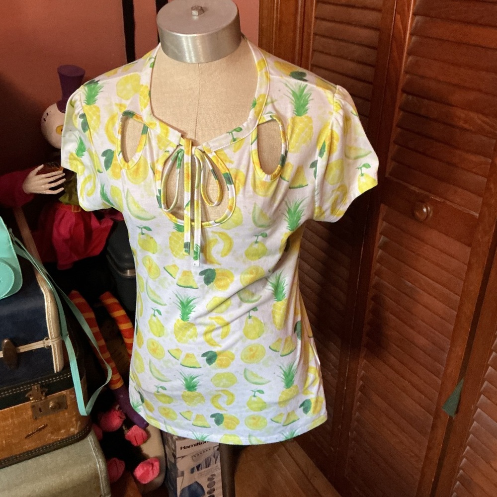 Lindy Bop yellow fruit Print Women's Top